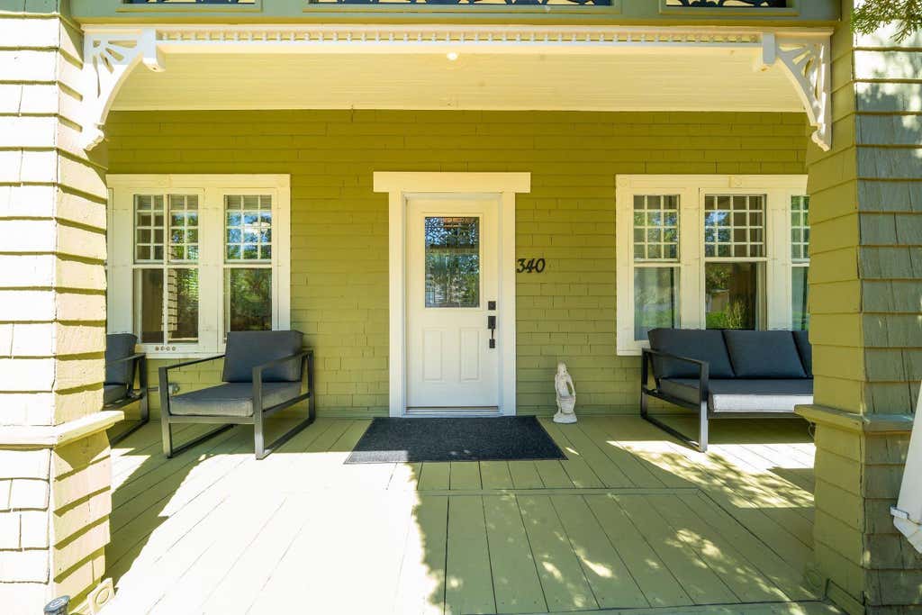 Photo of 340 5 Street SE, Medicine Hat, AB T1A 0M8 (MLS # A2327247)