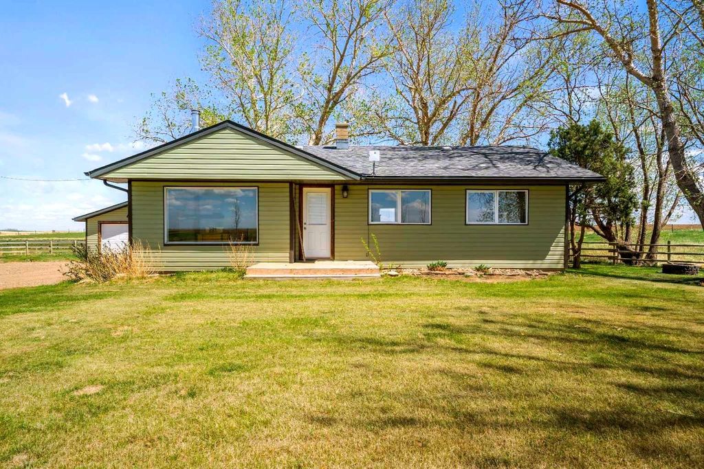 Photo of 94075 Range Road 115, Burdett, AB T0K 0G0 (MLS # A2310243)