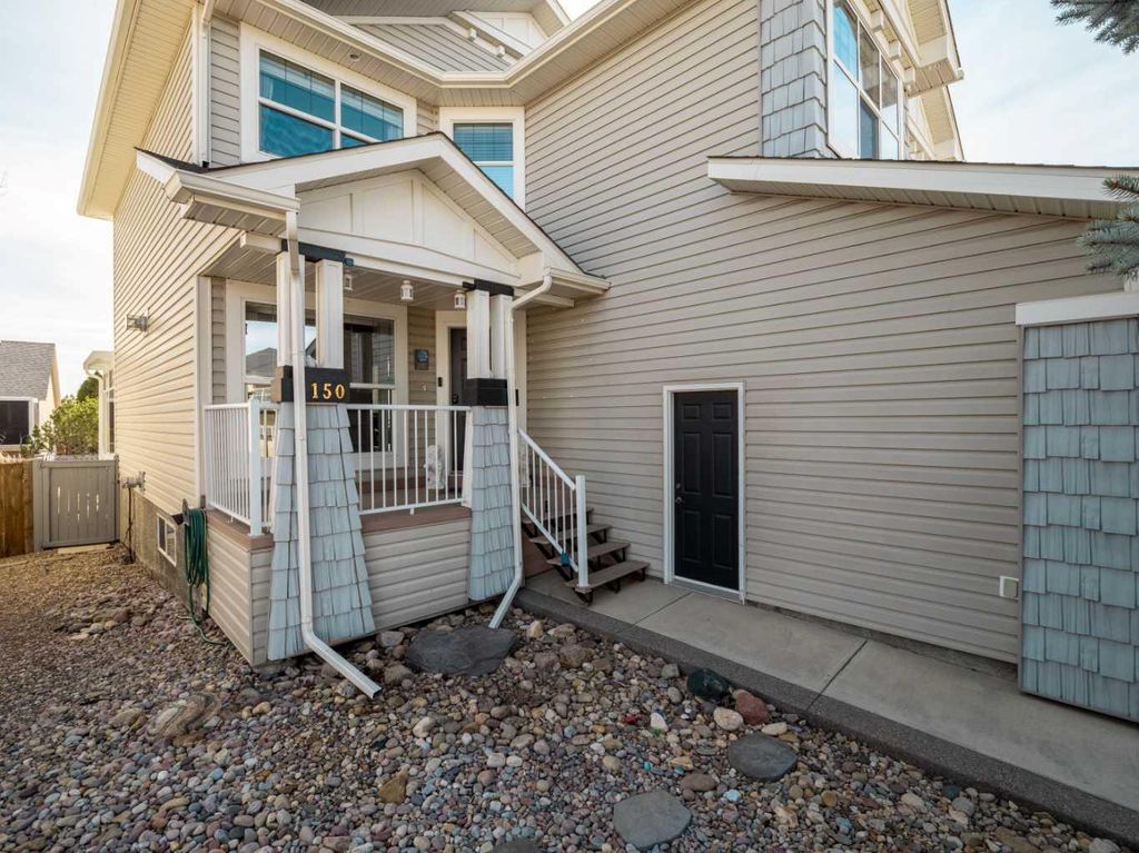 Photo of 150 Fairmont Boulevard S, Lethbridge, AB T1K 7R5 (MLS # A2296290)