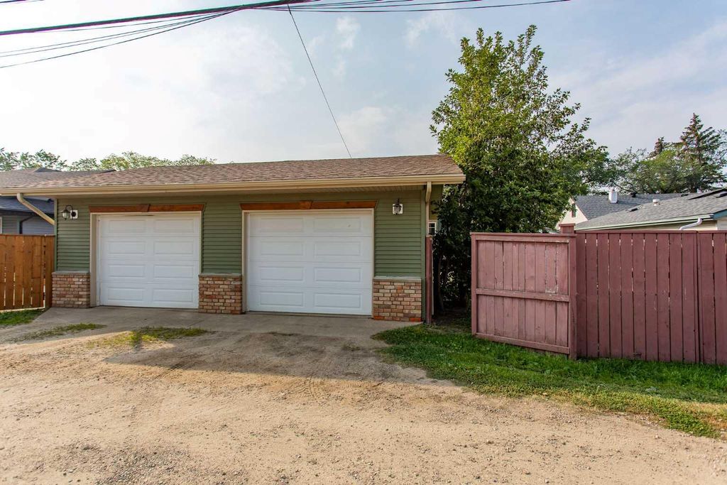 Photo of 5422 49 Avenue, Lacombe, AB T4L 1S6 (MLS # A2283597)