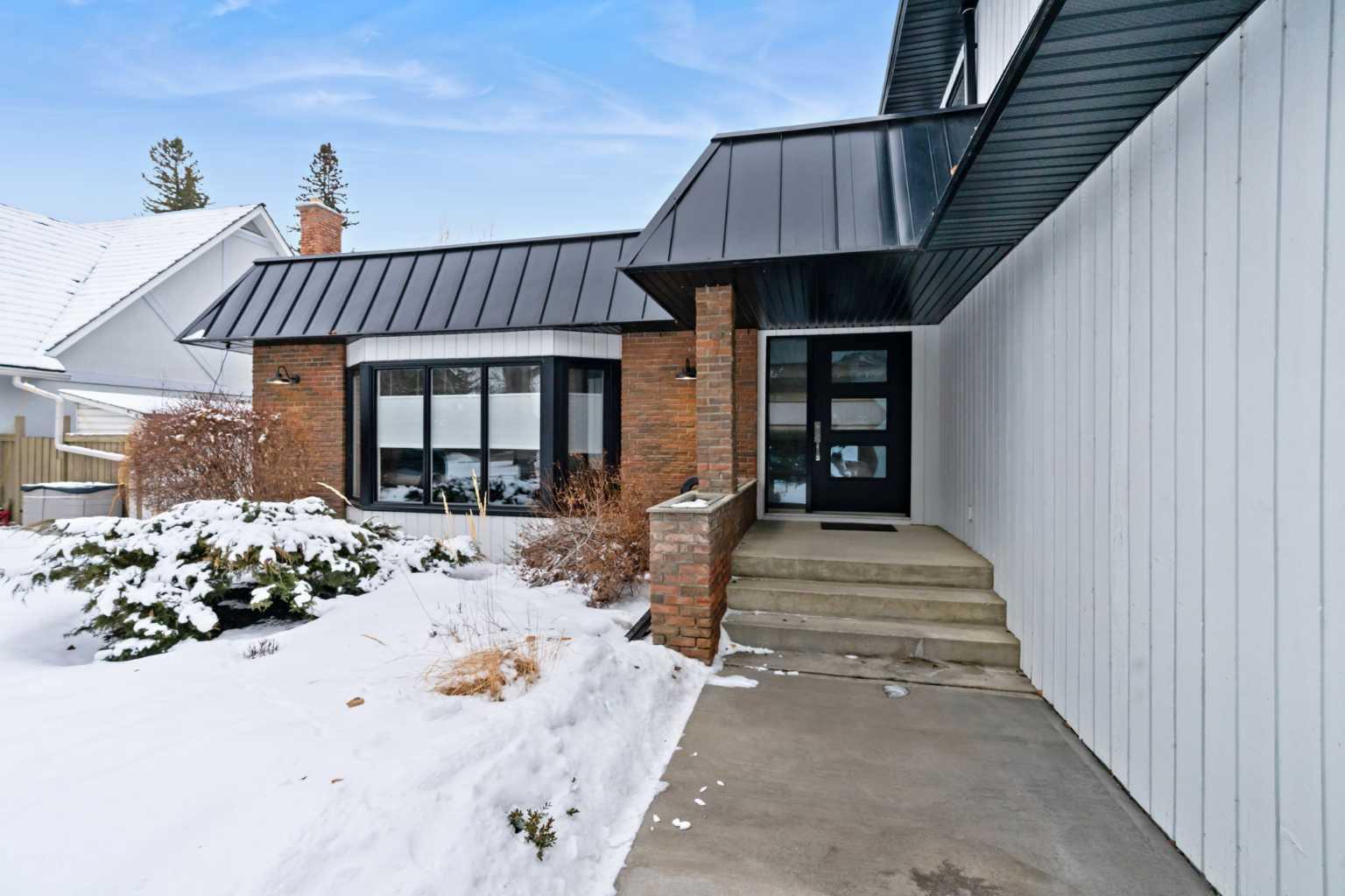 12215 Lake Erie Way SE