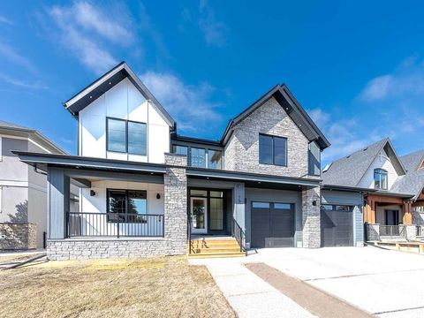 Photo of 15 42 Street SW, Calgary, AB T3C 1Y2 (MLS # A2276766)