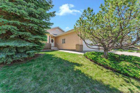 Photo of 93 Park Meadows Court SE, Medicine Hat, AB T1B 4C3 (MLS # A2318853)