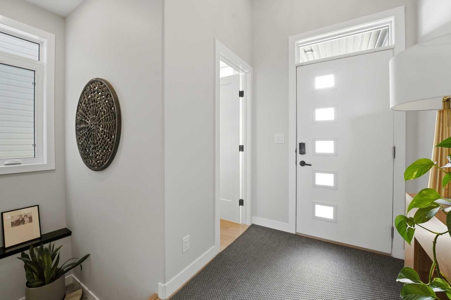 20 Ellington Crescent