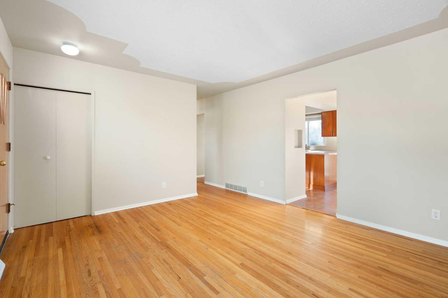 19 Carmangay Crescent NW