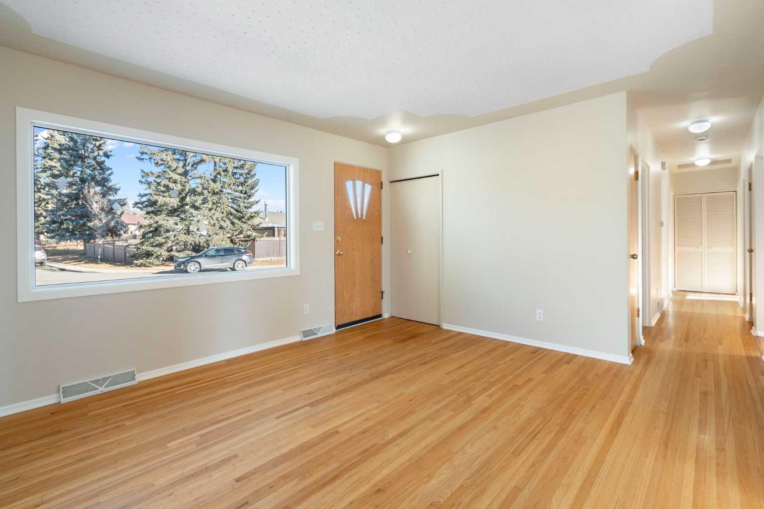 19 Carmangay Crescent NW