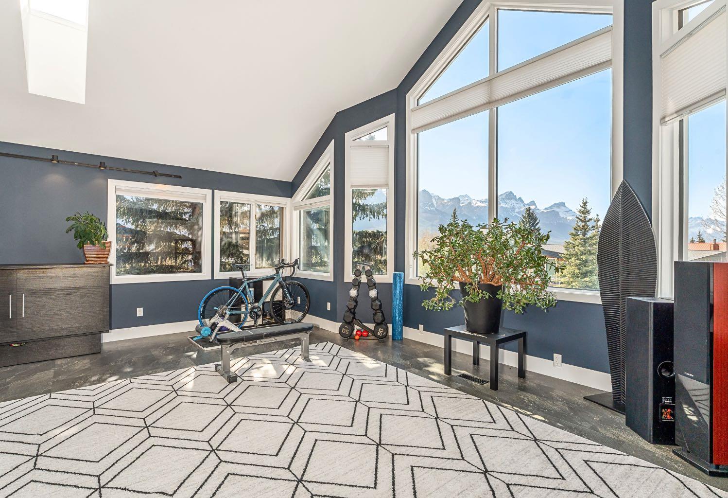 254 Grizzly Crescent