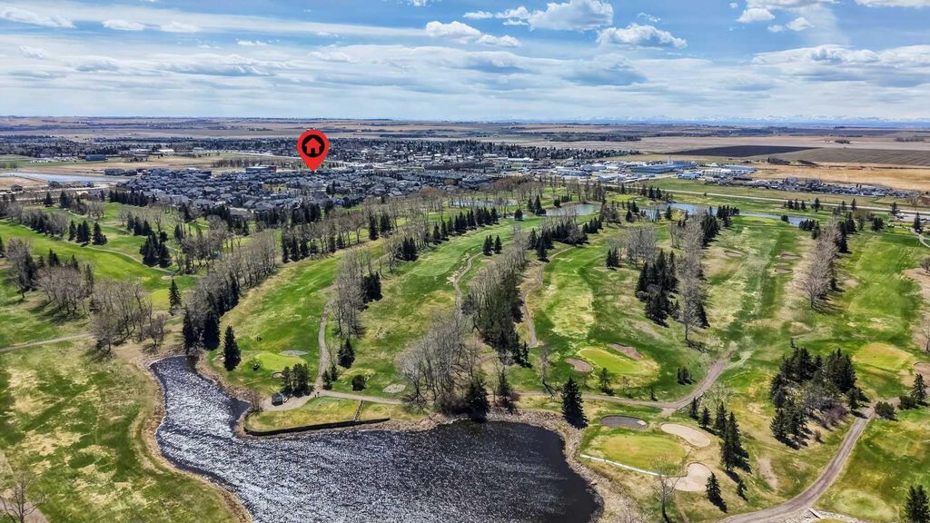 Photo of 811 Mandalay Link, Carstairs, AB T0M 0N0 (MLS # A2305316)