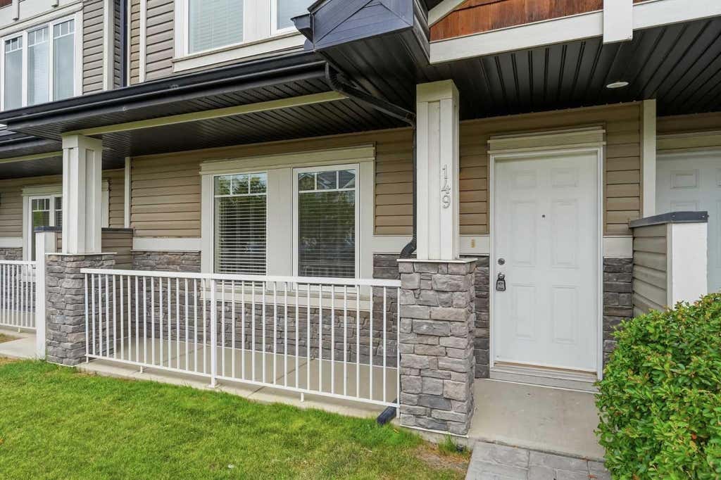 Photo of 149 Prestwick Villas SE, Calgary, AB T2Z 4S3 (MLS # A2335645)