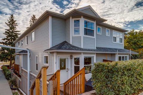 Photo of 2013 24 Street SW #2, Calgary, AB T3E 1T1 (MLS # A2309494)