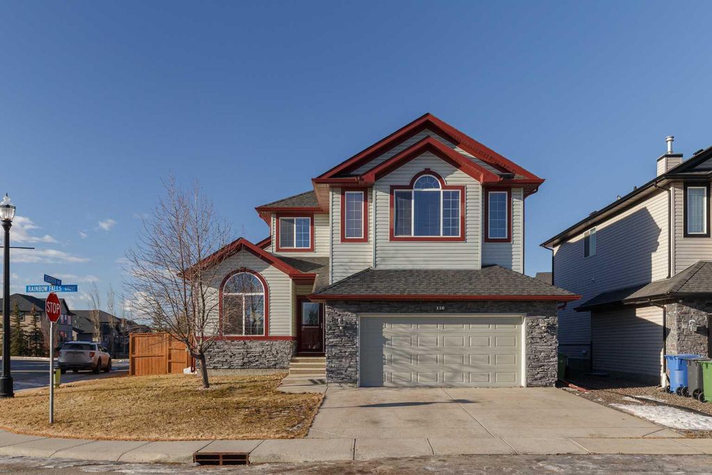 Photo of 116 Rainbow Falls Grove, Chestermere, AB T1X 0E9 (MLS # A2294042)