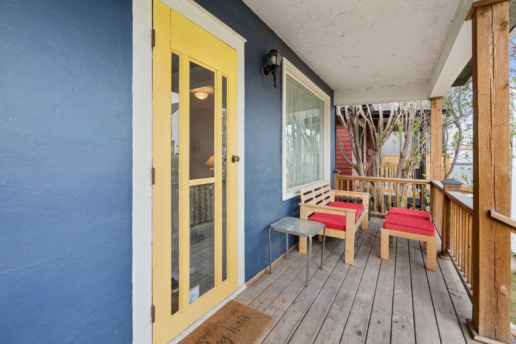 Photo of 1305 20 Avenue NW, Calgary, AB T2M 1G4 (MLS # A2311188)