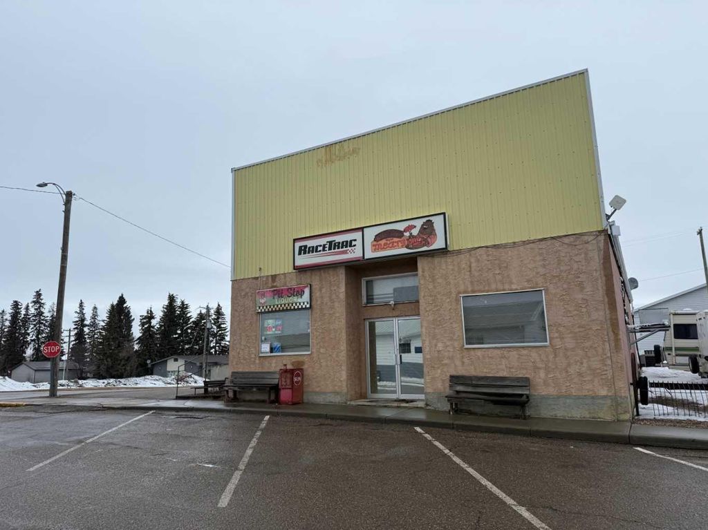 Photo of 4934 50 Avenue, Kitscoty, AB T0B 2P0 (MLS # A2306015)