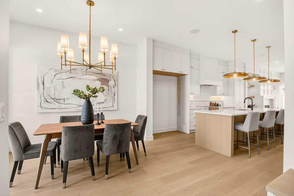 Photo of 2535 2 Avenue NW, Calgary, AB T2N 0H7 (MLS # A2289091)