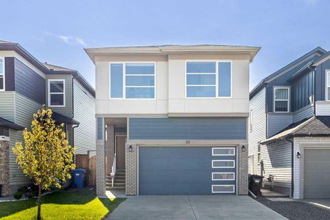 33 Walcrest Way SE Calgary AB T2X 4G4