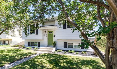 Photo of 41 Mcdougall Crescent, Red Deer, AB T4R 1T2 (MLS # A2327217)