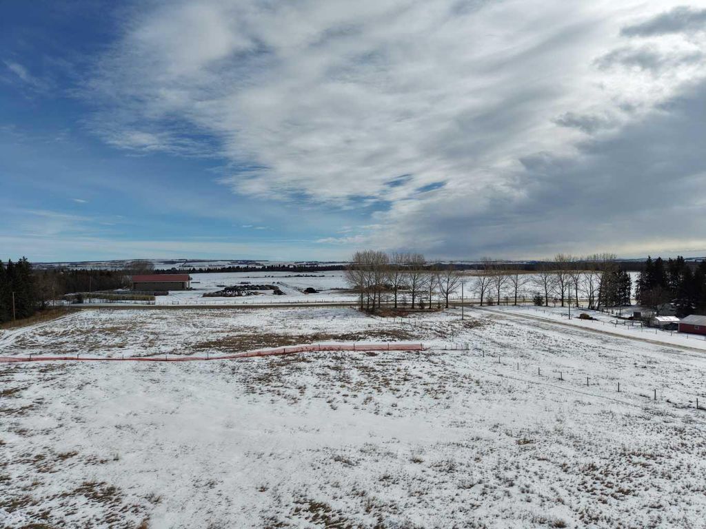 Photo of #5 C&amp;E Trail North of Blackfalds, Rural Lacombe County, AB T0M 0J0 (MLS # A2292851)