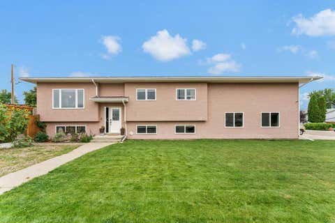 Photo of 938 6 Street SE, Redcliff, AB T0J 2P0 (MLS # A2336531)