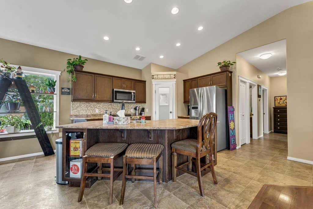 Photo of 938 6 Street SE, Redcliff, AB T0J 2P0 (MLS # A2336531)