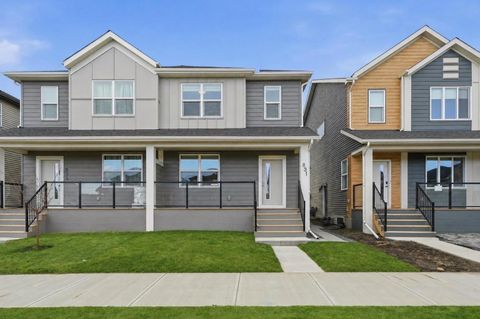 Photo of 831 Wolf Willow Boulevard SE, Calgary, AB T2X 5R6 (MLS # A2305961)