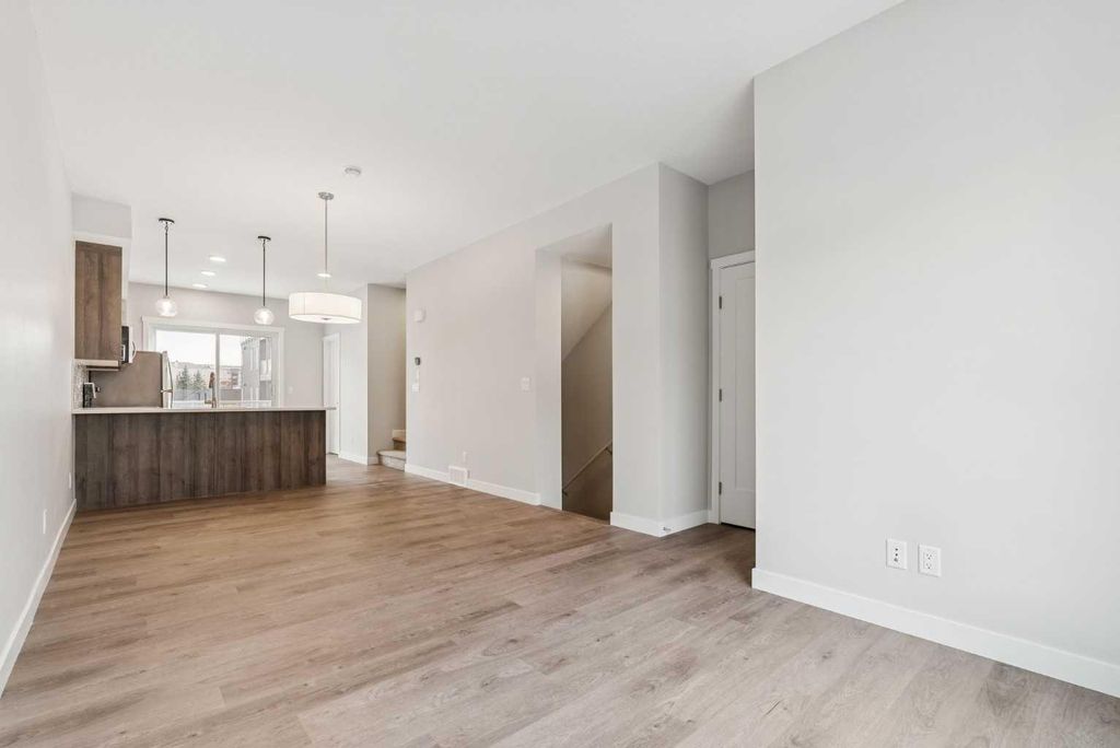 Photo of 107 Shawnee Square SW, Calgary, AB T2Y 0W4 (MLS # A2268566)