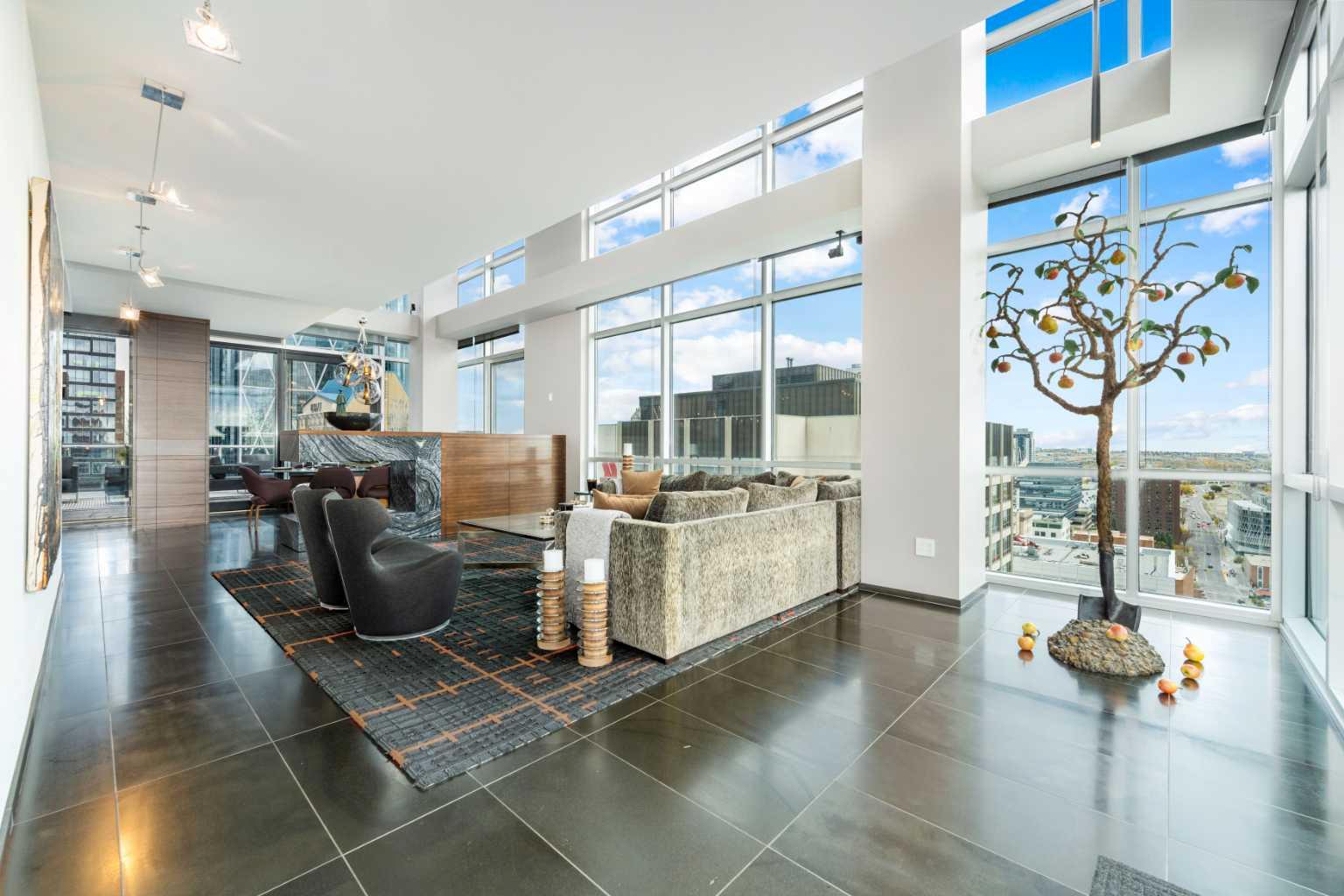 108 9th Avenue SW 2004