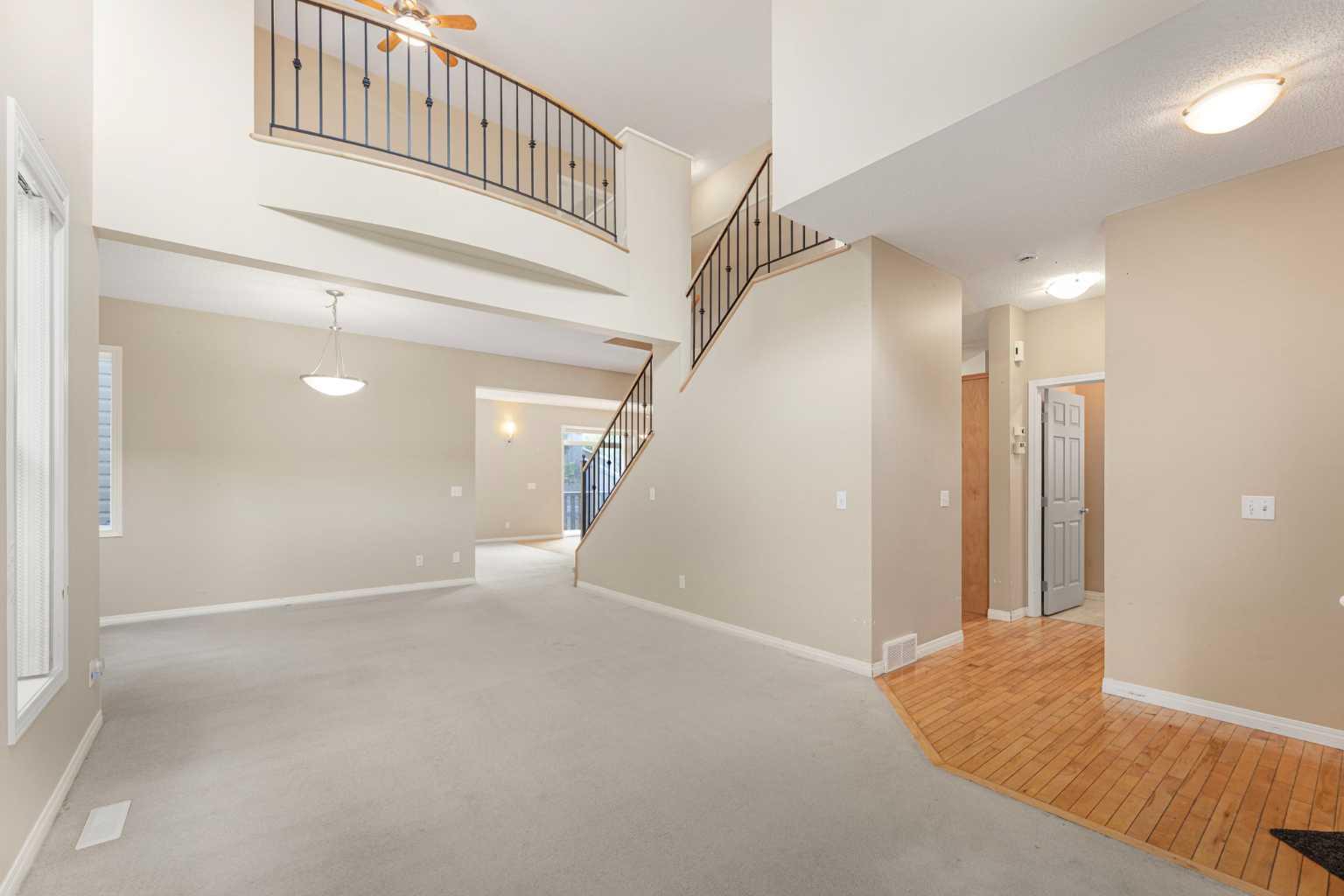 72 Rockyledge Crescent NW