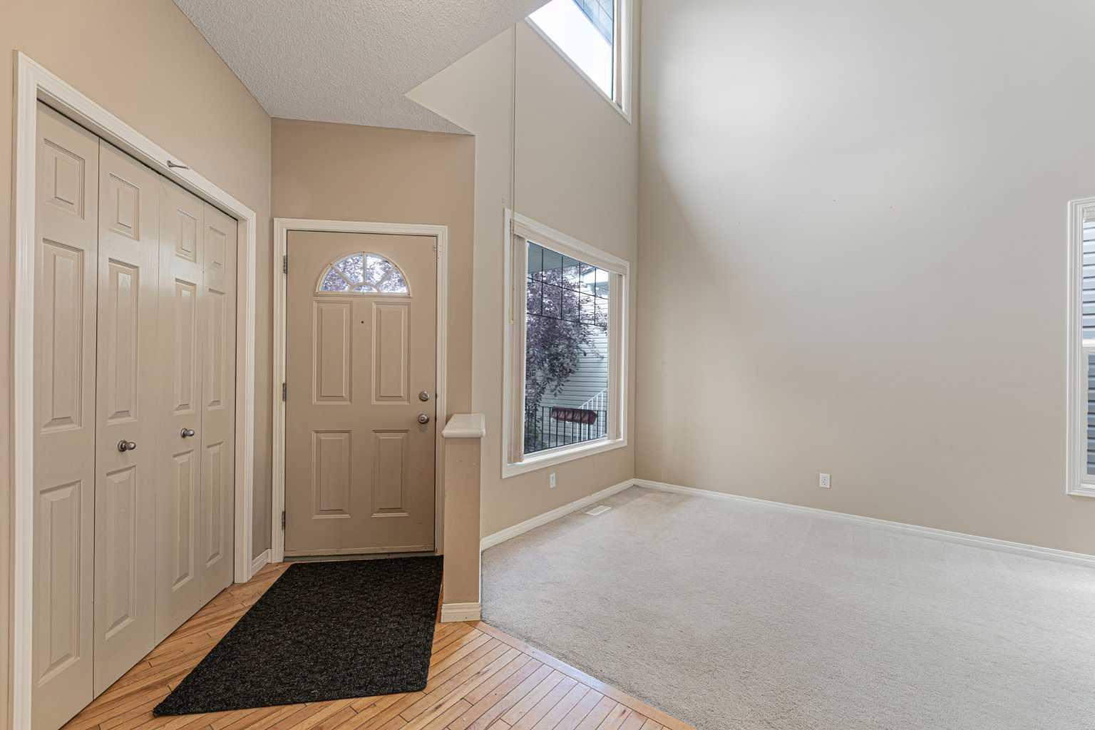 72 Rockyledge Crescent NW