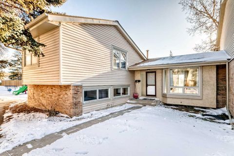 123 Queensland Drive SE 20 Calgary AB T2J 5J4
