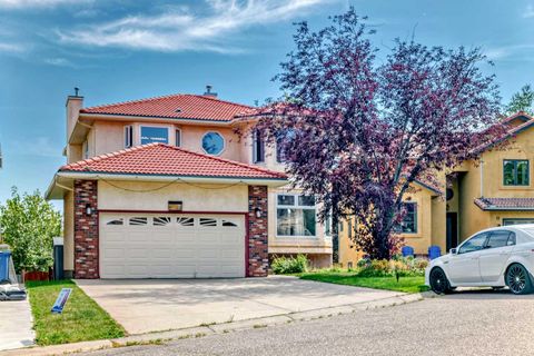 7 Signature Mews SW Calgary AB T3H 2V6
