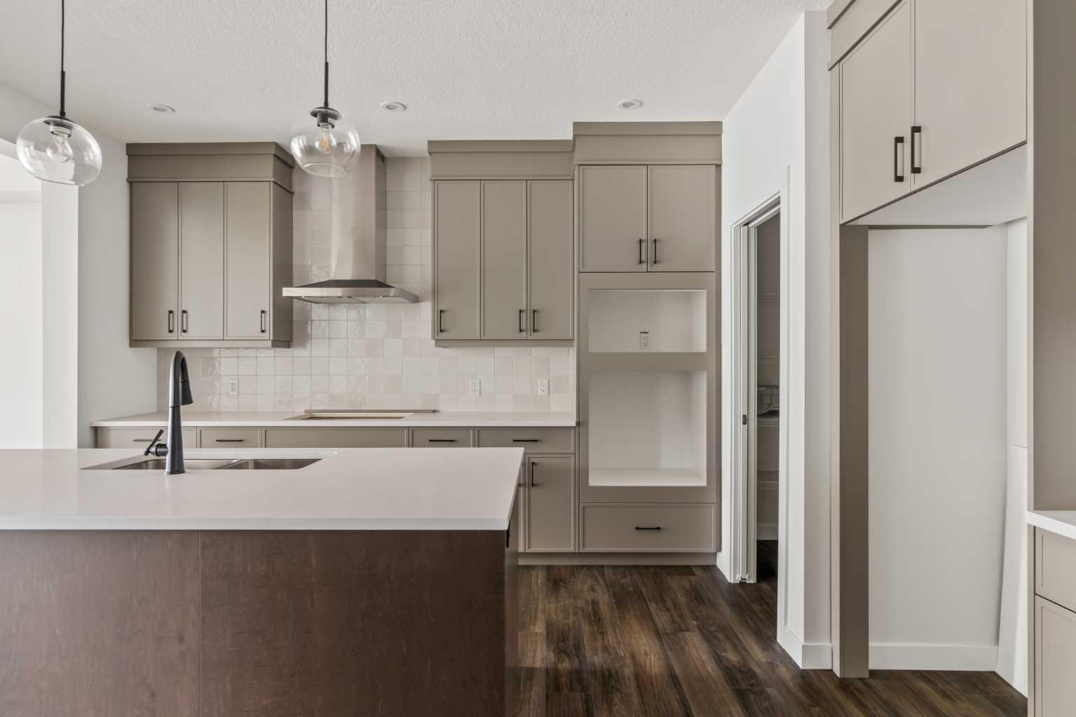 67 Silver Spruce Bay SW