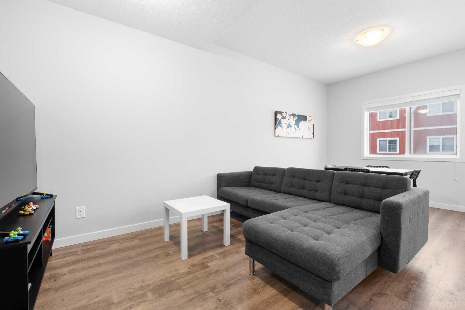 32 Red Embers Parade 36