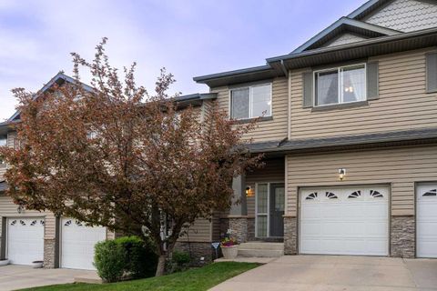 Photo of 22 Rockyvalley Villas NW, Calgary, AB T3G 5X3 (MLS # A2314192)