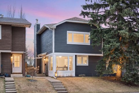 Photo of 48 Midpark Gardens SE, Calgary, AB T2X 1N7 (MLS # A2306844)