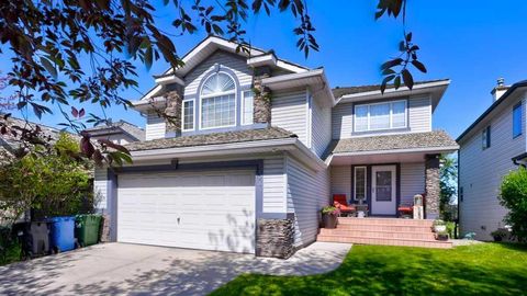 Photo of 537 Douglas Glen Point SE, Calgary, AB T2Z 3P9 (MLS # A2324080)