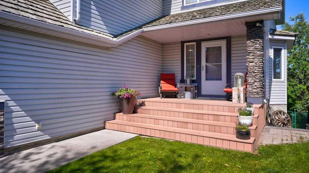 Photo of 537 Douglas Glen Point SE, Calgary, AB T2Z 3P9 (MLS # A2324080)