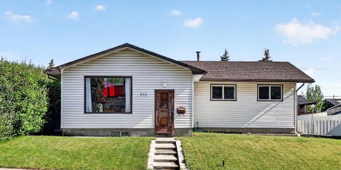 Photo of 912 Stonehaven Road SW, Calgary, AB T2W 0P6 (MLS # A2315474)
