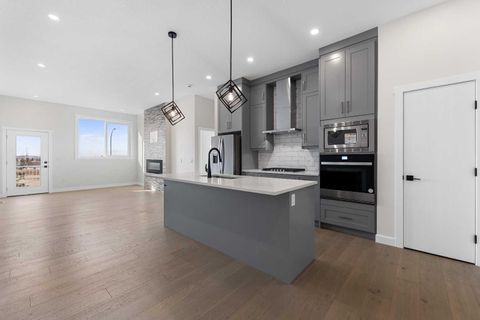 27 Wolf Crescent Okotoks AB T1S 5V1