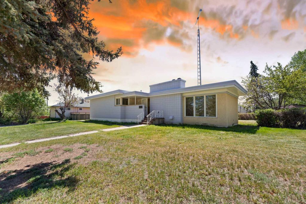 Photo of 419 5th street St, Beiseker, AB T0M 0G0 (MLS # A2266993)