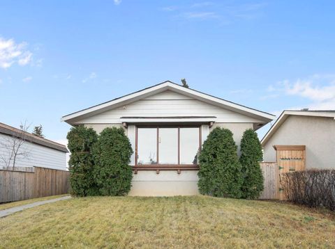 181 Dovercliffe Close SE Calgary AB T2B 1W4
