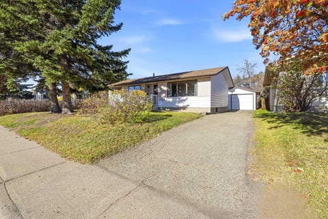 Photo of 5404 46 Avenue, Lacombe, AB T4L 1N1 (MLS # A2353651)
