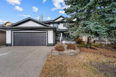 Photo of 711 Mckenzie Lake Bay SE, Calgary, AB T2Z 2J2 (MLS # A2267695)