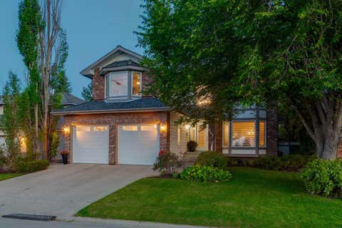 Photo of 947 Shawnee Drive SW, Calgary, AB T2Y 2G9 (MLS # A2326369)