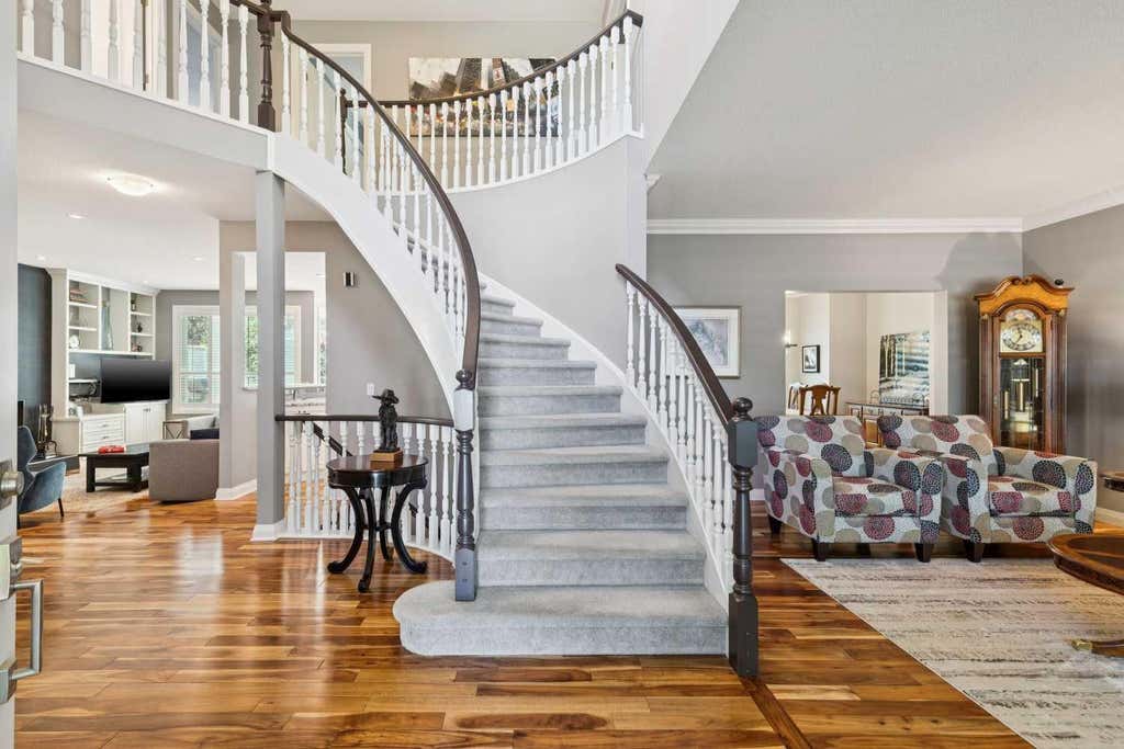Photo of 947 Shawnee Drive SW, Calgary, AB T2Y 2G9 (MLS # A2326369)