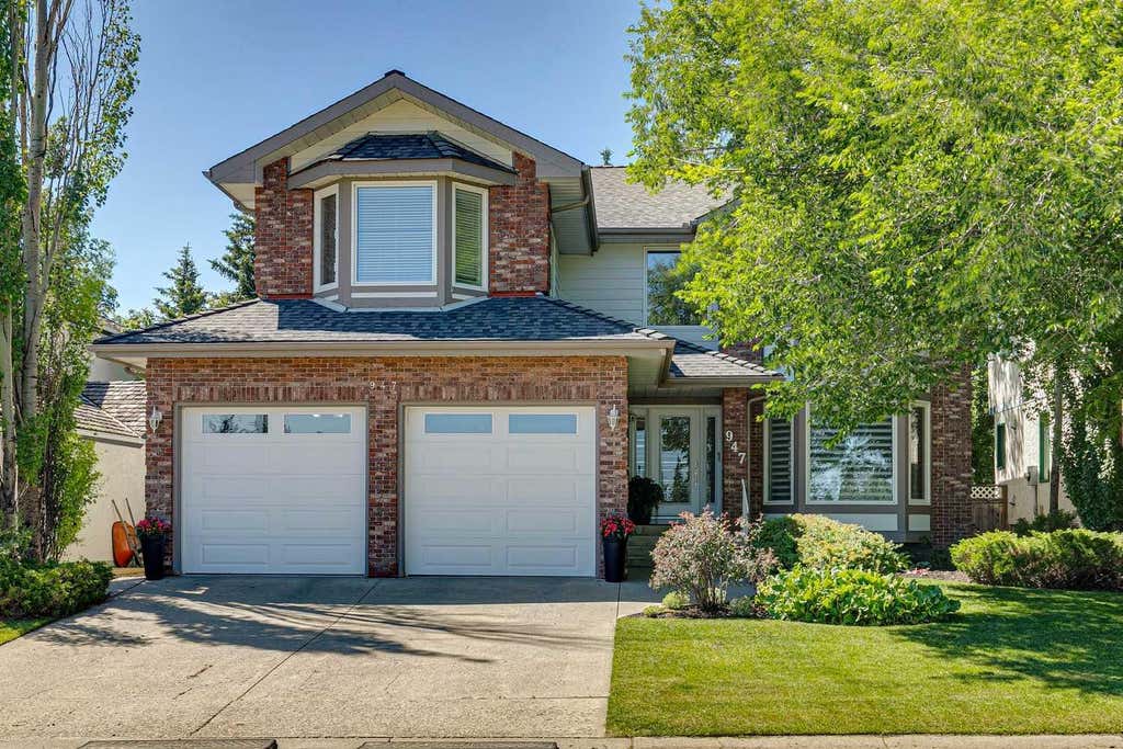 Photo of 947 Shawnee Drive SW, Calgary, AB T2Y 2G9 (MLS # A2326369)