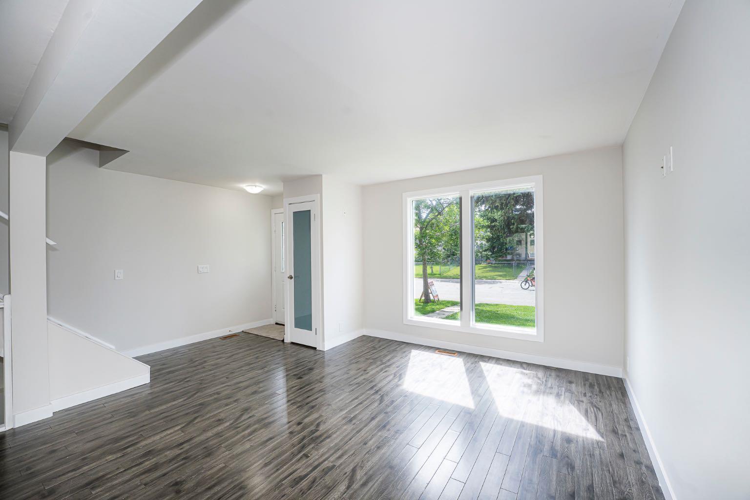 343 Falshire Way NE
