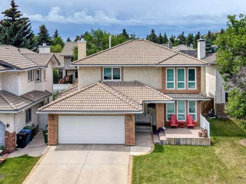 Photo of 40 Signal Ridge Court SW, Calgary, AB T3H 2J6 (MLS # A2319037)