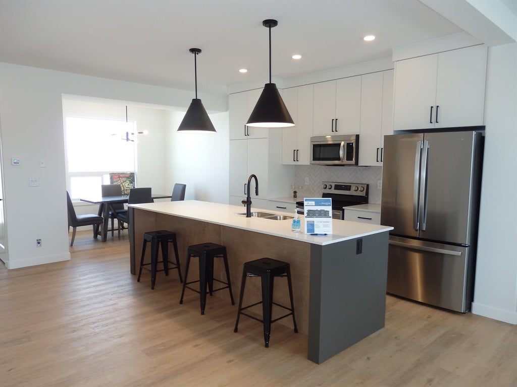 Photo of 67 Inglis Crescent, Sylvan Lake, AB T4S 0W6 (MLS # A2353968)