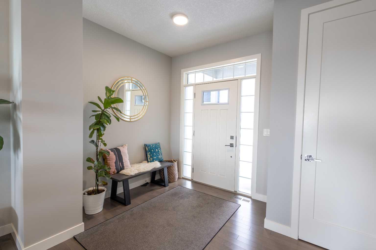 52 Tuscany Valley Grove NW