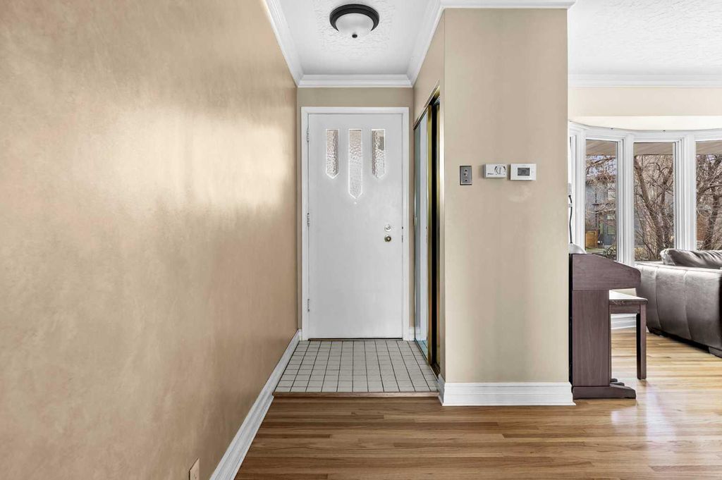 Photo of 3816 Brighton Drive NW, Calgary, AB T2L 1G8 (MLS # A2304950)